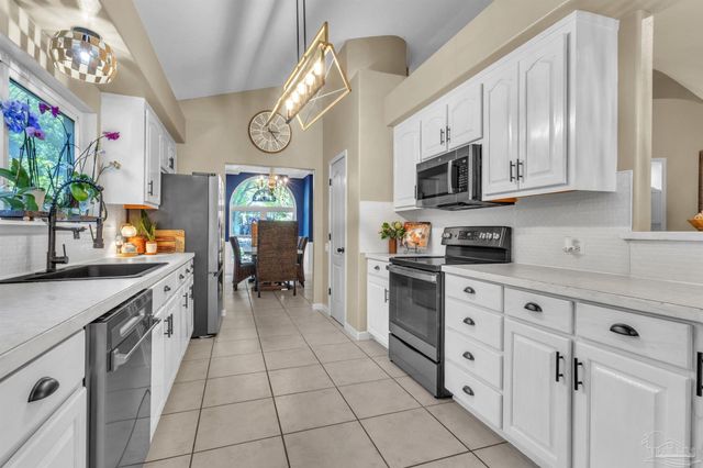 9895 Rail Cir, Pensacola, FL 32507