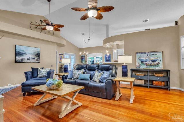 9895 Rail Cir, Pensacola, FL 32507