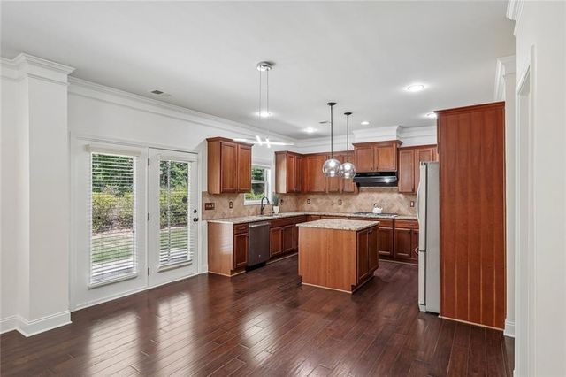 5811 Kendrix Ridge Drive, Sugar Hill, GA 30518