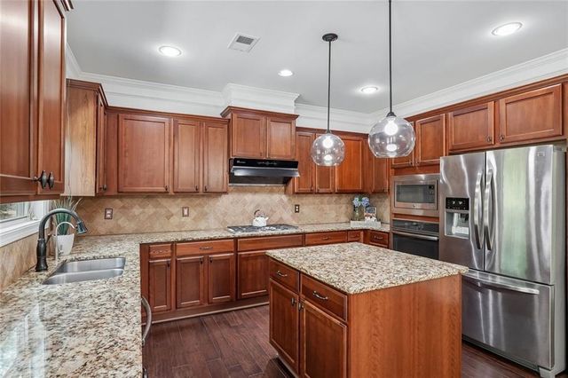 5811 Kendrix Ridge Drive, Sugar Hill, GA 30518