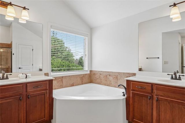 5811 Kendrix Ridge Drive, Sugar Hill, GA 30518