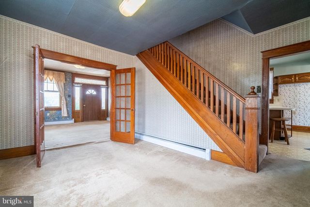 33 W MAPLE ST, East Prospect, PA 17317