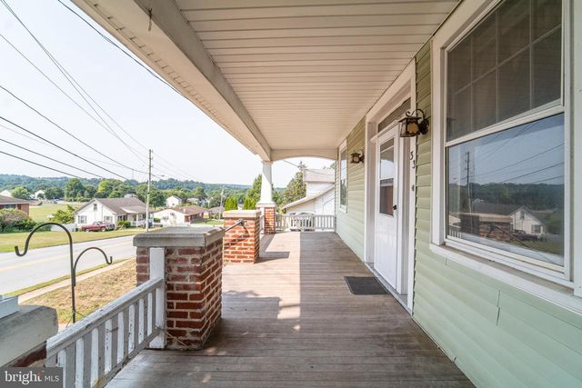 33 W MAPLE ST, East Prospect, PA 17317