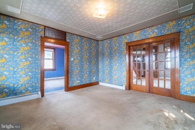 33 W MAPLE ST, East Prospect, PA 17317