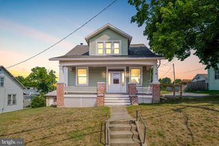 33 W MAPLE ST, East Prospect, PA 17317