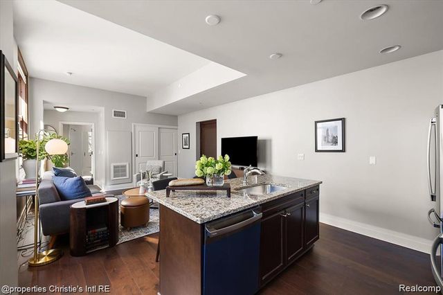1 Park Avenue 1204, Detroit, MI 48226