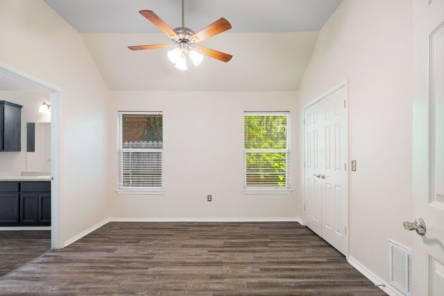 1150 35TH NE, Paris, TX 75462
