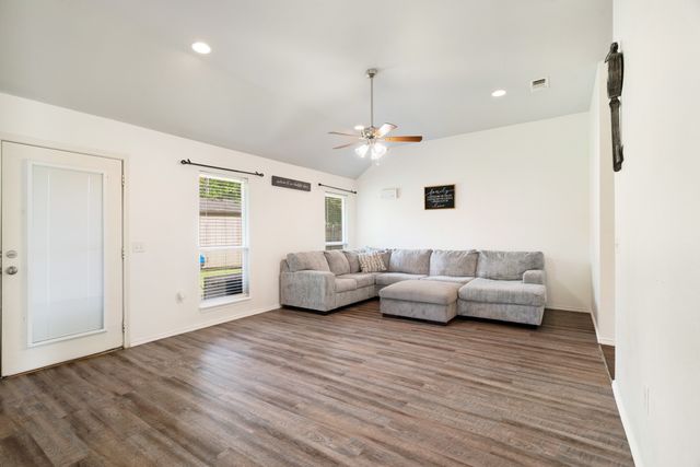 1150 35TH NE, Paris, TX 75462
