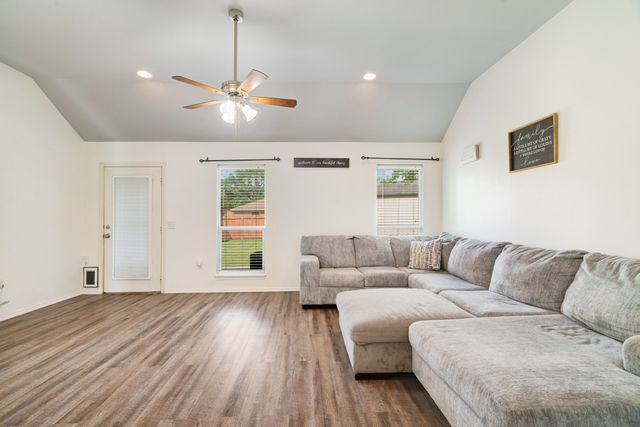 1150 35TH NE, Paris, TX 75462