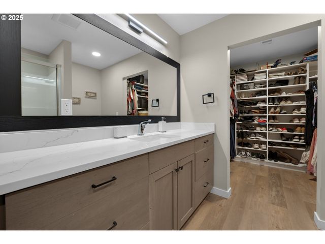 1350 13TH Ave, Seaside, OR 97138