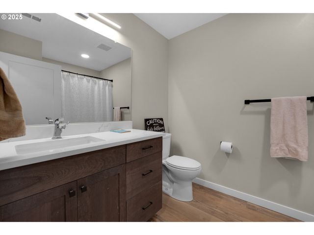 1350 13TH Ave, Seaside, OR 97138