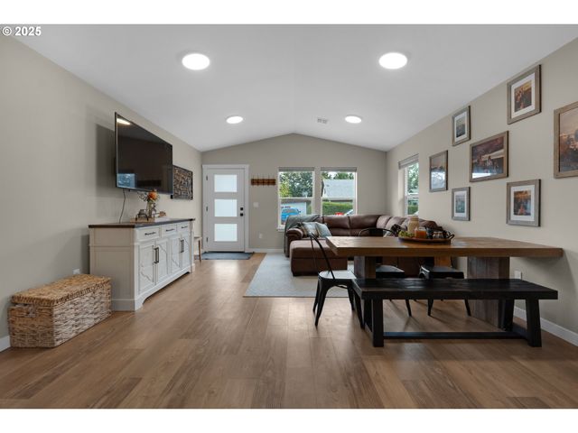 1350 13TH Ave, Seaside, OR 97138