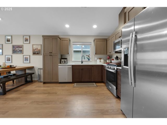 1350 13TH Ave, Seaside, OR 97138