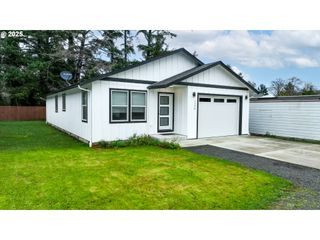 1350 13TH Ave, Seaside, OR 97138