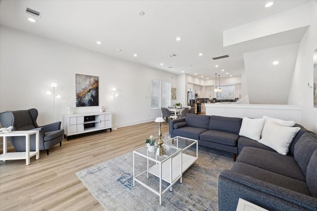 5630 Camino Encantado Drive, Houston, TX 77091