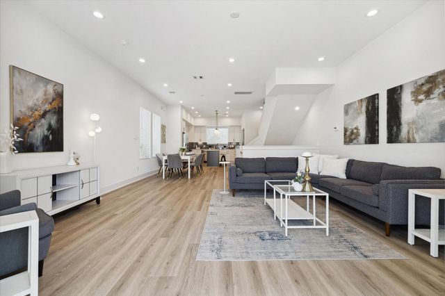 5630 Camino Encantado Drive, Houston, TX 77091