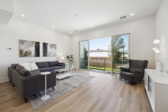 5630 Camino Encantado Drive, Houston, TX 77091