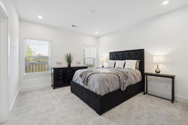 5630 Camino Encantado Drive, Houston, TX 77091