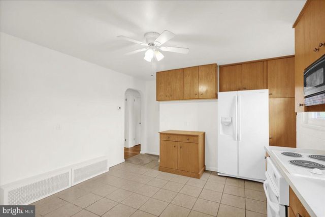 328 E PENN AVE, Robesonia, PA 19551