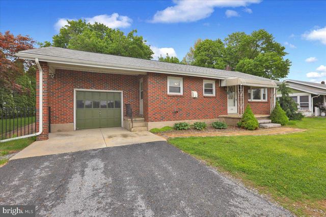 328 E PENN AVE, Robesonia, PA 19551