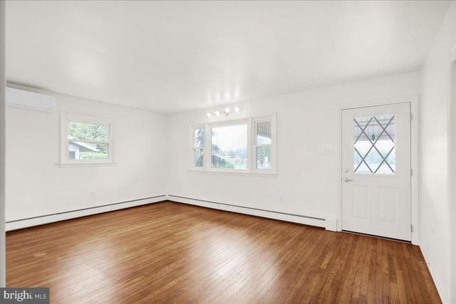 328 E PENN AVE, Robesonia, PA 19551