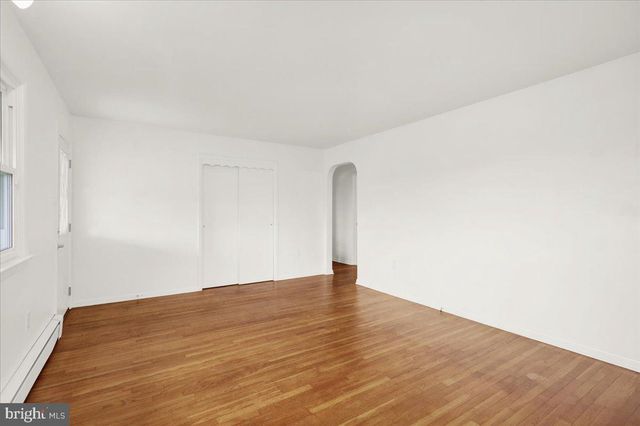 328 E PENN AVE, Robesonia, PA 19551
