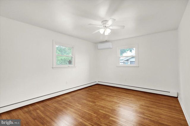 328 E PENN AVE, Robesonia, PA 19551