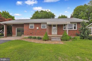 328 E PENN AVE, Robesonia, PA 19551