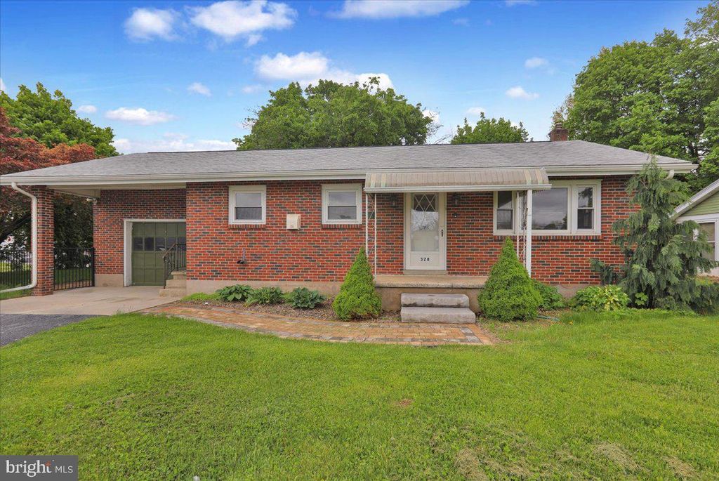 328 E PENN AVE, Robesonia, PA 19551