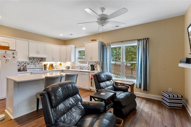 2 Lookout Lane, Salem, SC 29676