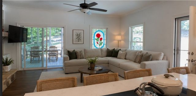 2 Lookout Lane, Salem, SC 29676