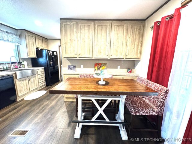 421171 E 1168 Road, Eufaula, OK 74432