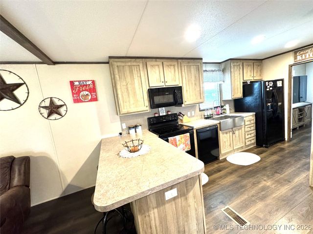 421171 E 1168 Road, Eufaula, OK 74432