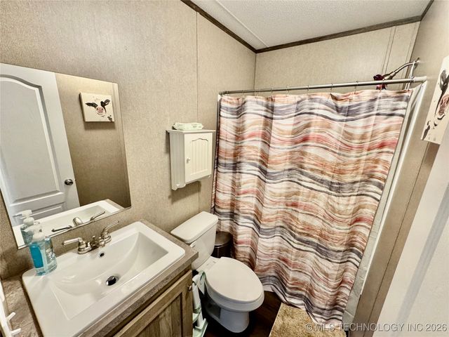 421171 E 1168 Road, Eufaula, OK 74432