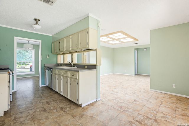 6030 RAINMAKER ST, San Antonio, TX 78238