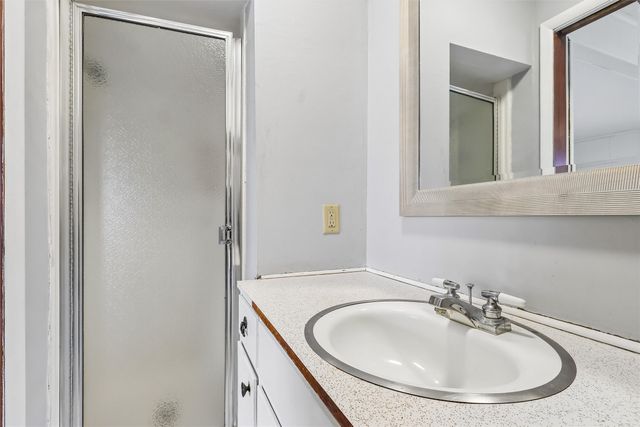 3001 School Street, Des Moines, IA 50311