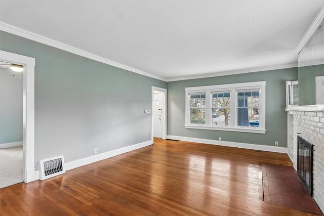 3001 School Street, Des Moines, IA 50311