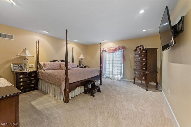 5685 Engleton Lane, Girard, OH 44420