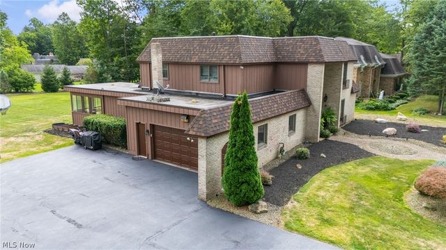 5685 Engleton Lane, Girard, OH 44420