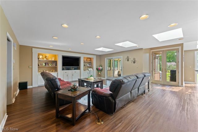 5685 Engleton Lane, Girard, OH 44420