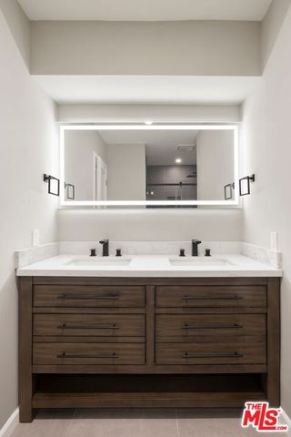 1209 Larrabee Street 4, West Hollywood, CA 90069