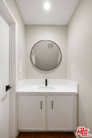 1209 Larrabee Street 4, West Hollywood, CA 90069
