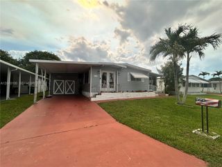 2341 SW 84th Avenue, Davie, FL 33324