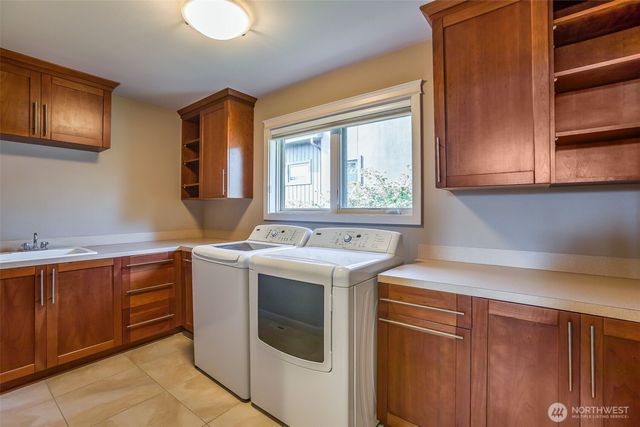 317 1st Street, Kirkland, WA 98033