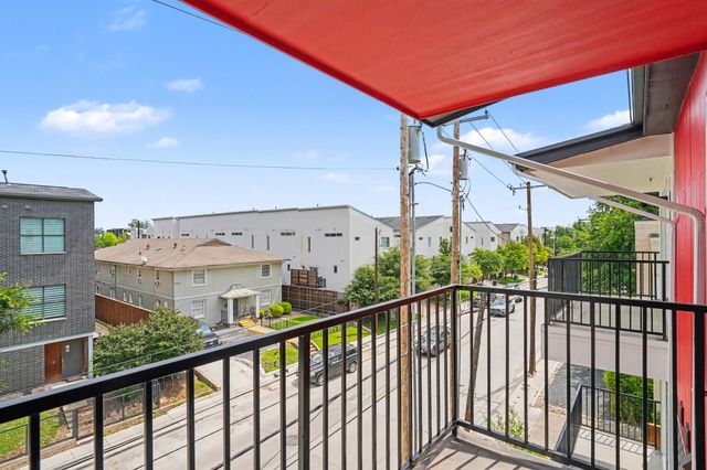 2217 N Fitzhugh Avenue 302, Dallas, TX 75204