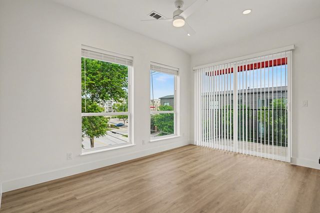 2217 N Fitzhugh Avenue 302, Dallas, TX 75204