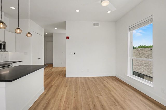 2217 N Fitzhugh Avenue 302, Dallas, TX 75204