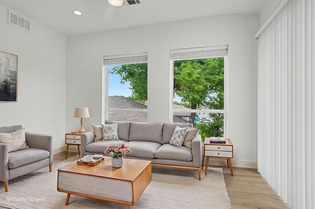 2217 N Fitzhugh Avenue 302, Dallas, TX 75204