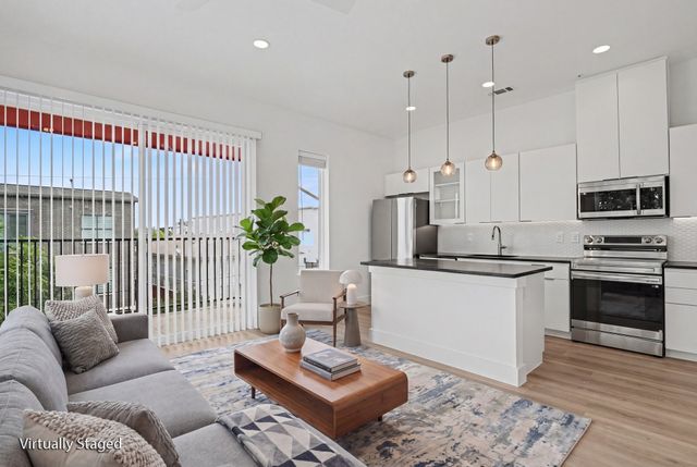 2217 N Fitzhugh Avenue 302, Dallas, TX 75204