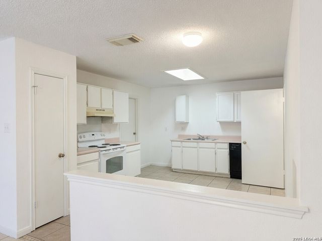 9714 FROST PLAIN DR, San Antonio, TX 78245